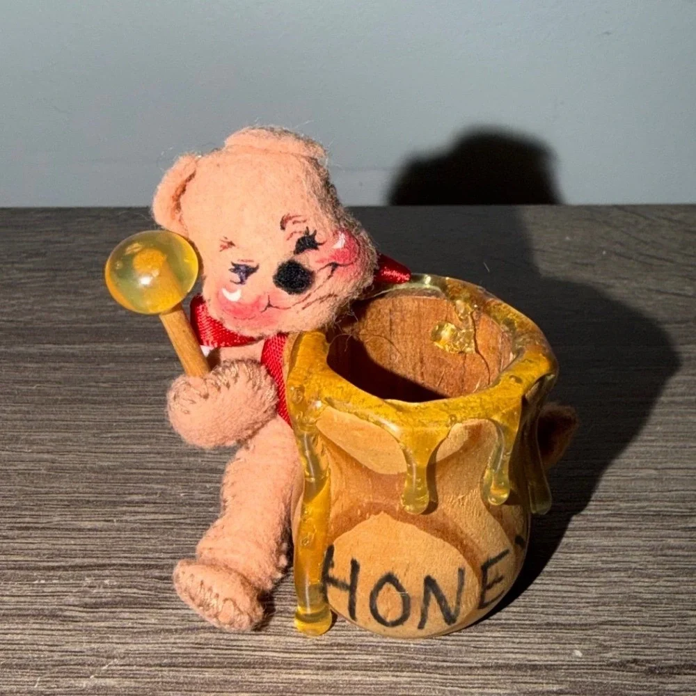 Annalee 1995 Miniature Bear with Honey Pot 2.5 inch Ornament Doll Figure Vintage